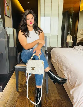 Gorgeous Zirakpur Call Girl
